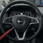 Volan auto vibrează: cauze, diagnosticare și soluții. Probleme frecvente includ anvelope dezechilibrate sau probleme la frâne. Rezolvă pentru o călătorie lină.