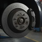 Simptome plăcuțe de frână uzate: zgomote, vibrații, distanță mare de oprire; diagnosticare și înlocuire.